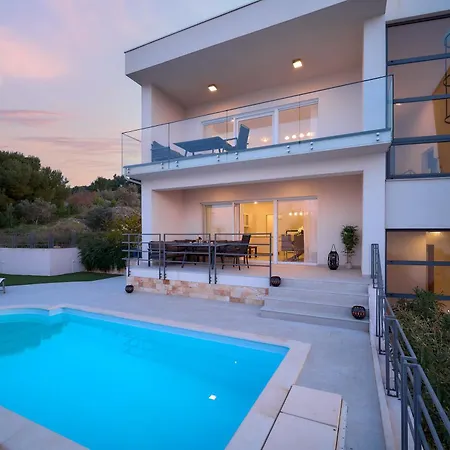 Apartment Hillside
