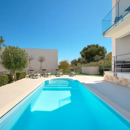 Hillside アパート *