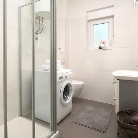 Hillside アパート ムルテル