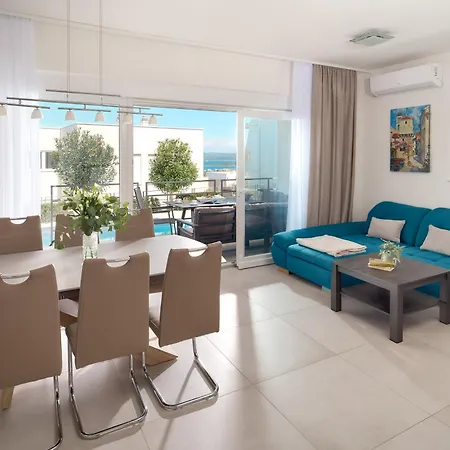 アパート Hillside ムルテル