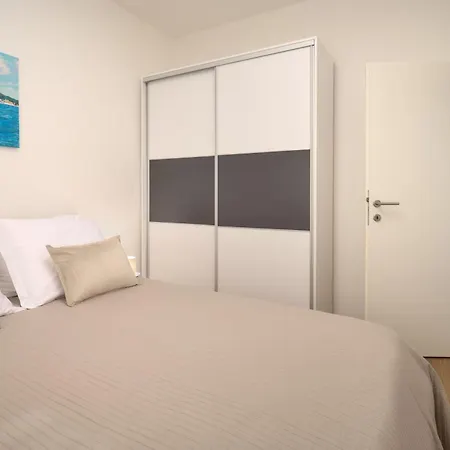 Hillside Apartment Murter